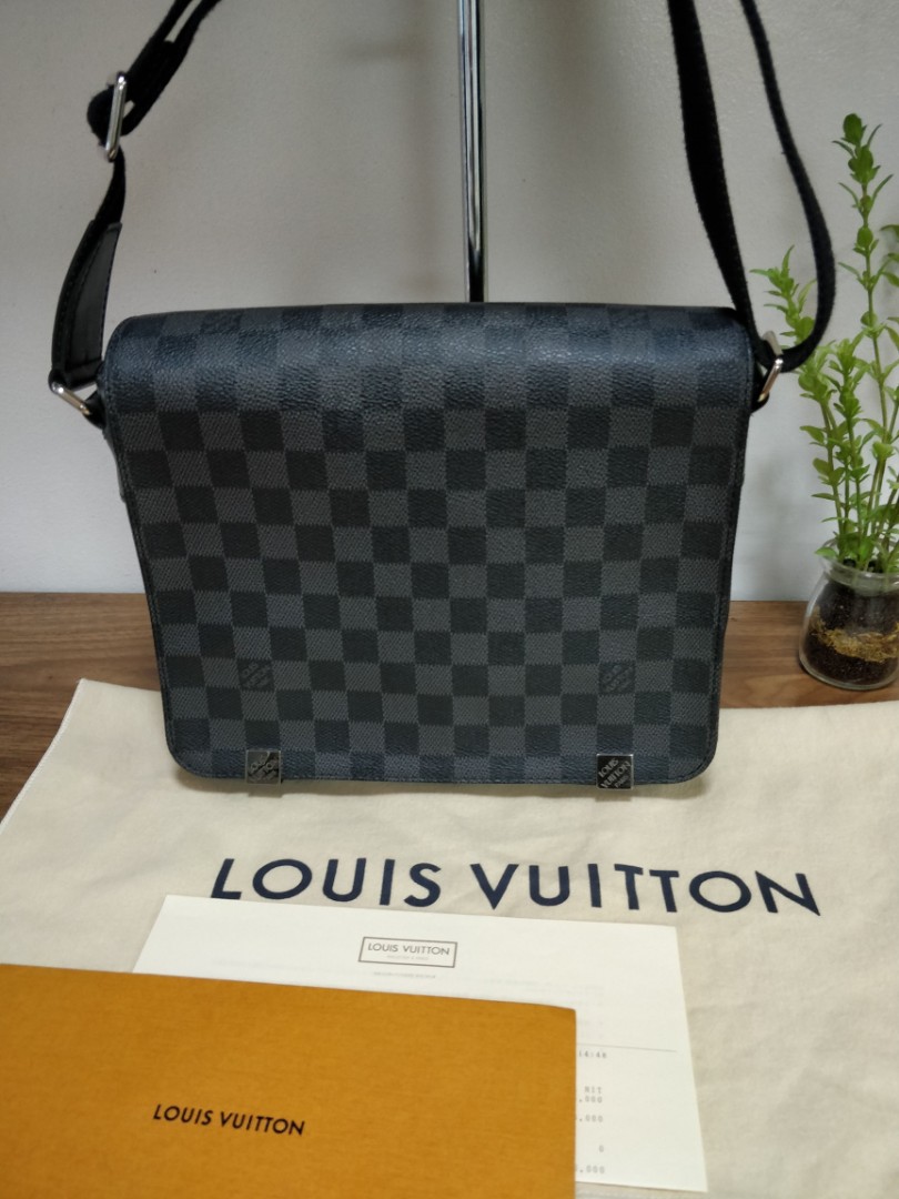 Buy LOUIS VUITTON Men District PM Messenger Bag Granit [N41485] Online -  Best Price LOUIS VUITTON Men District PM Messenger Bag Granit [N41485] -  Justdial Shop Online.
