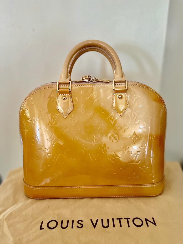 Louis vuitton store alma rose