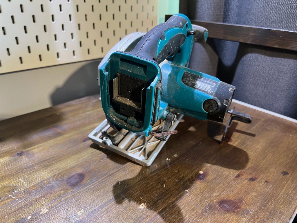 Makita Circular Saw Cordless, Furniture & Home Living, Home