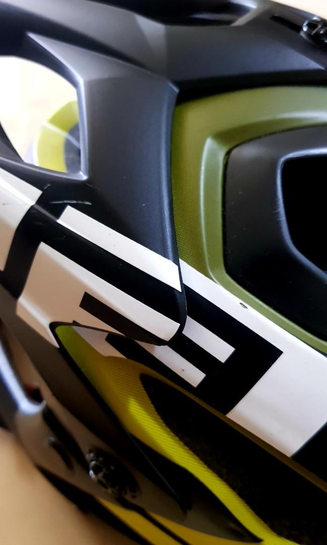 MET HeaMET PARACHUTE Mountain Bike/ Bicycle Downhill, Enduro, Trail and