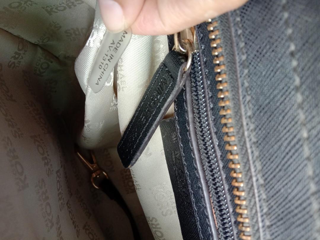 MICHAEL KORS FULTON SHOULDER PURSE Womens Fashion Bags  Wallets  Crossbody Bags on Carousell