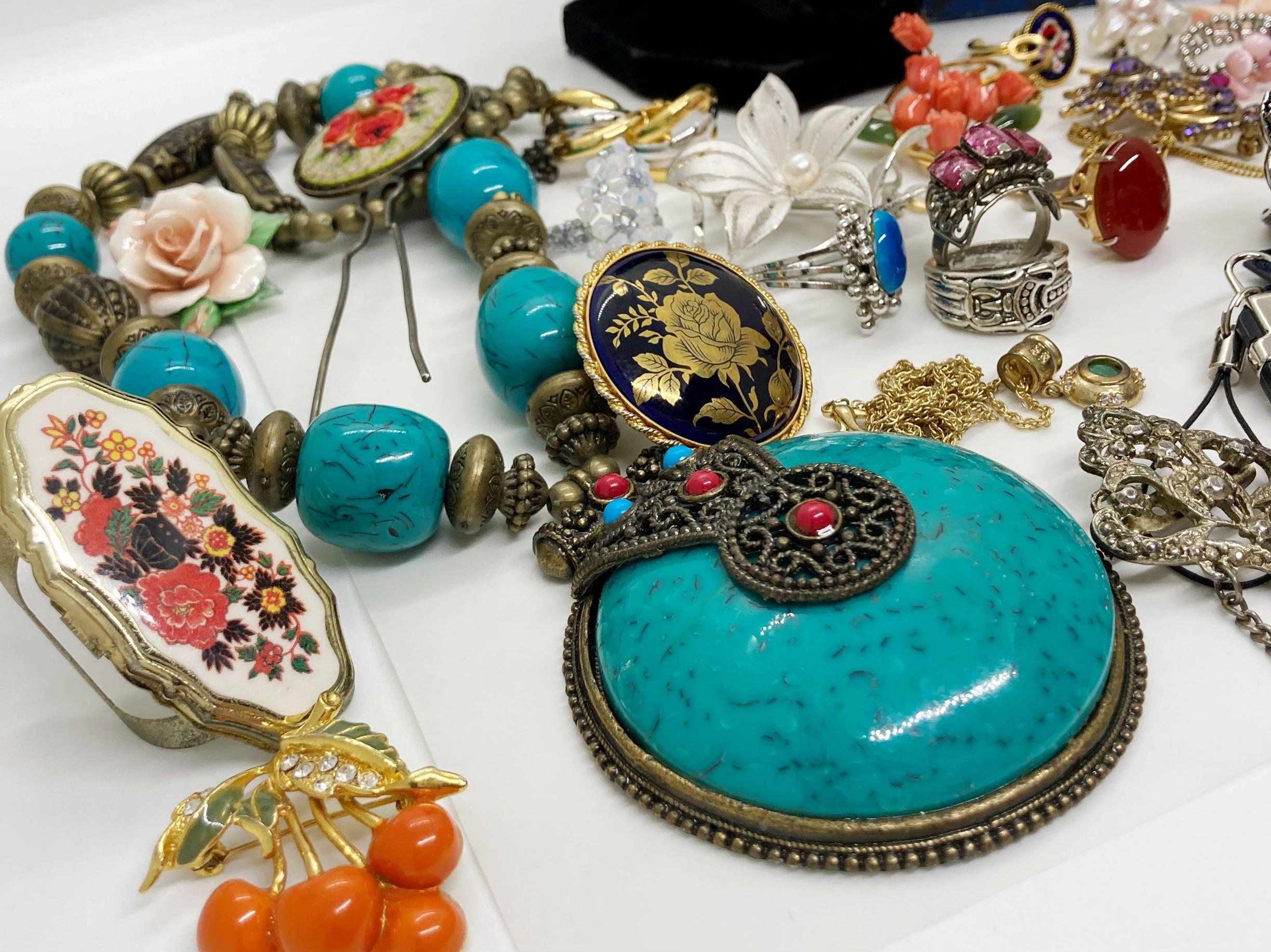 Vintage discount fashion accessories