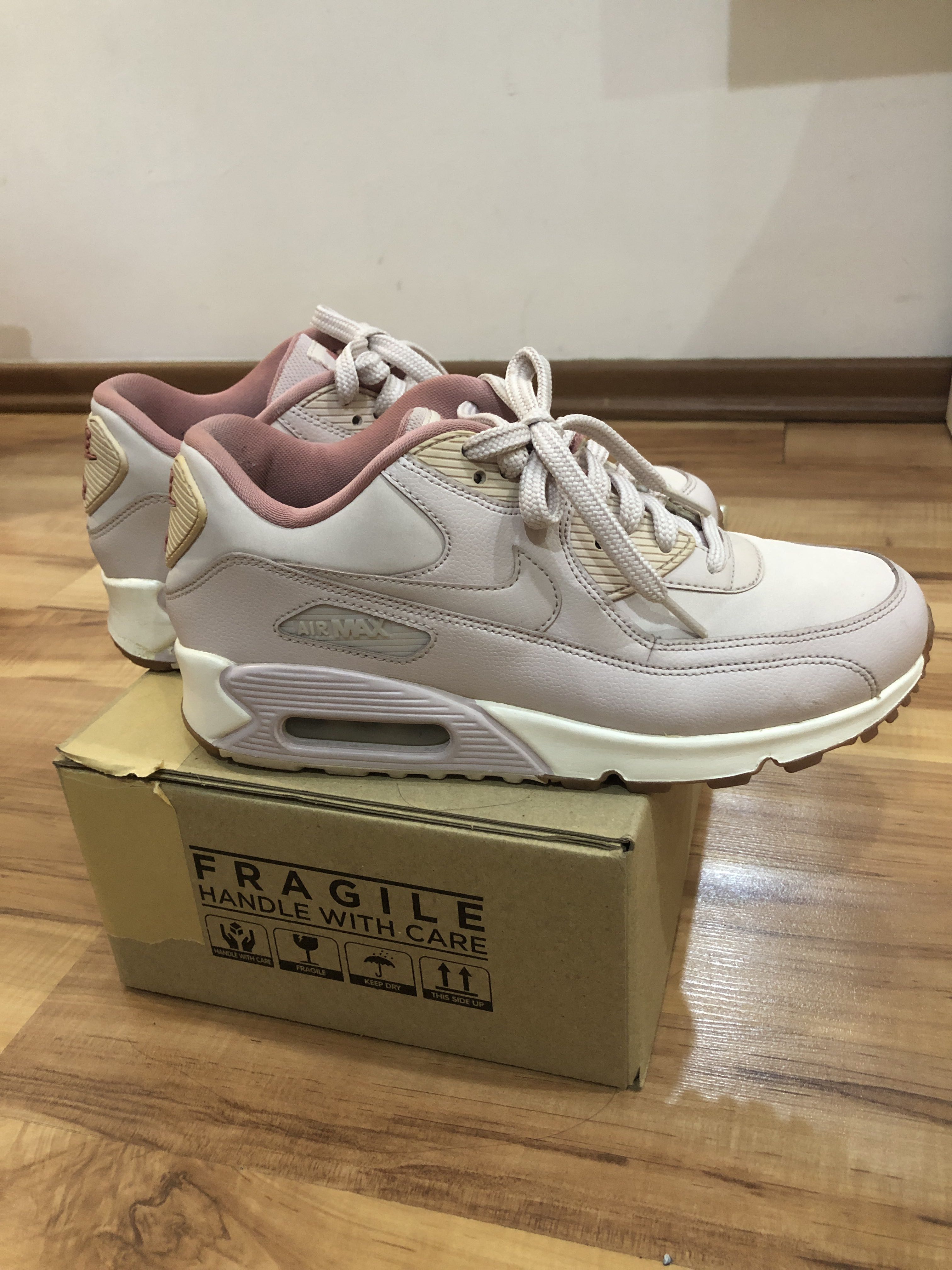 Light pink nike air max clearance