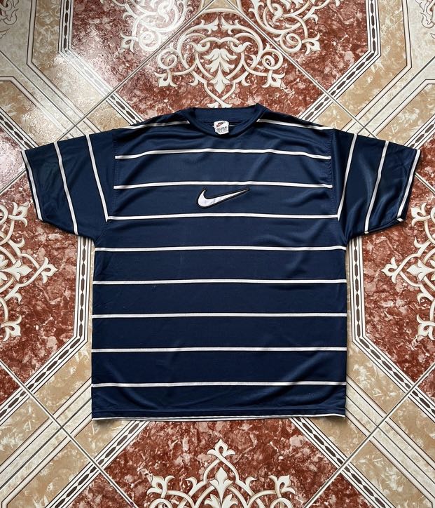 Nike stripe sale