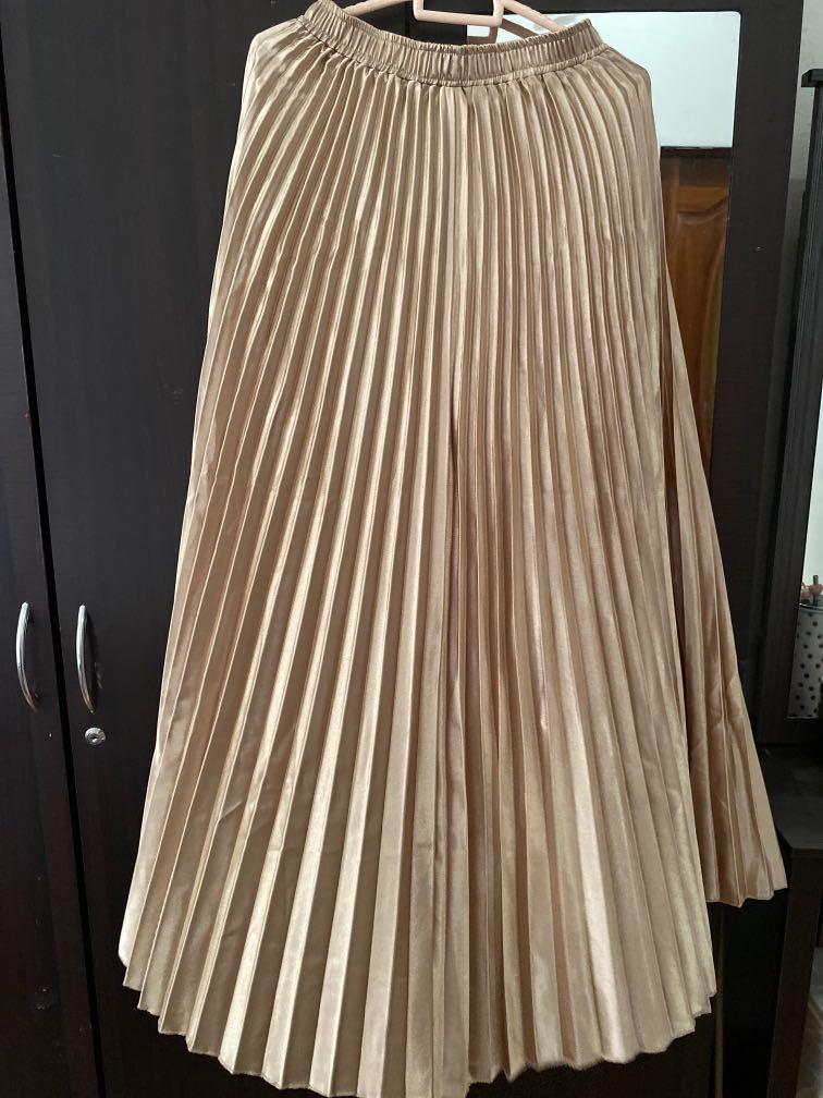 Gold pleated 2025 skirt 30