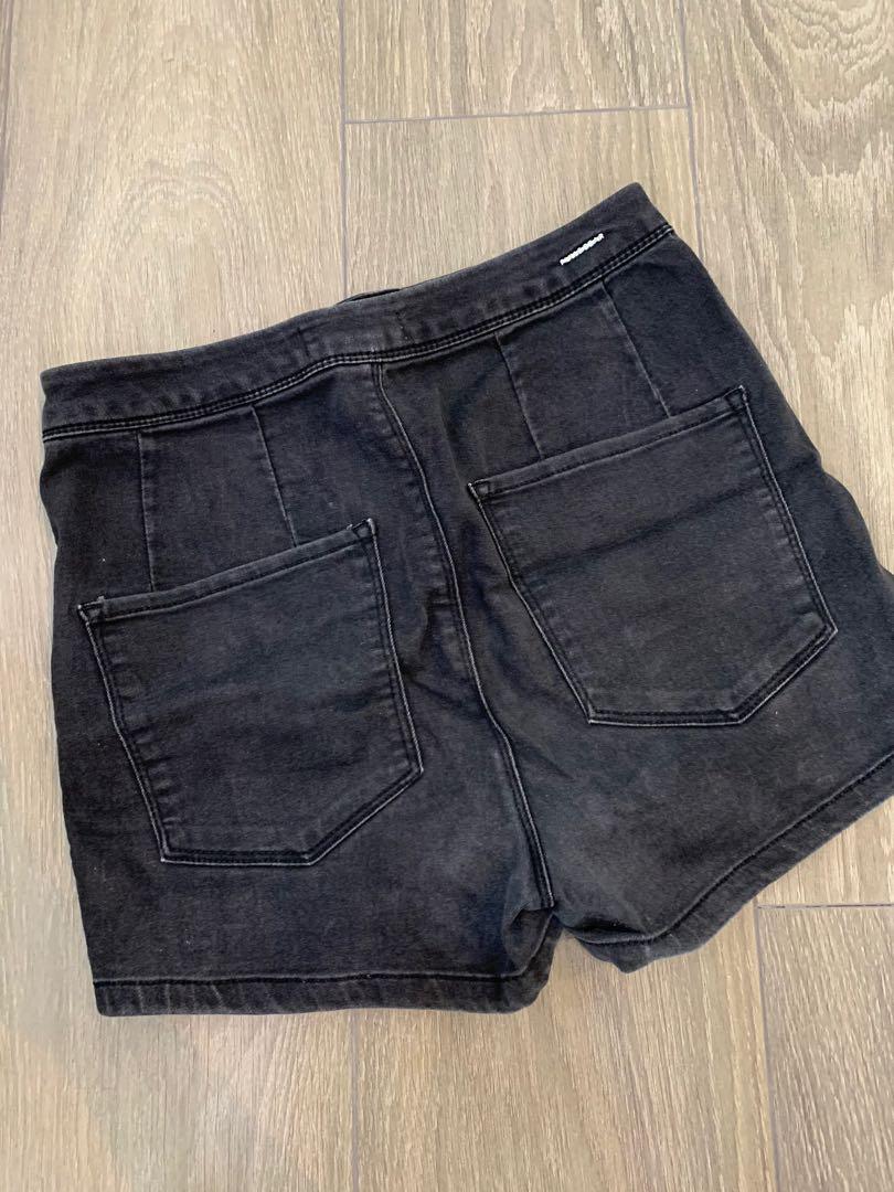 Pull \u0026 Bear Shorts, Fesyen Wanita 