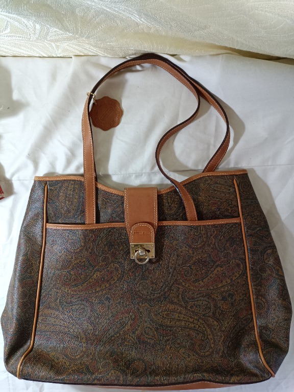 SATCHI CLUB PAISLEY SHOULDER BAG Luxury Bags Wallets on Carousell