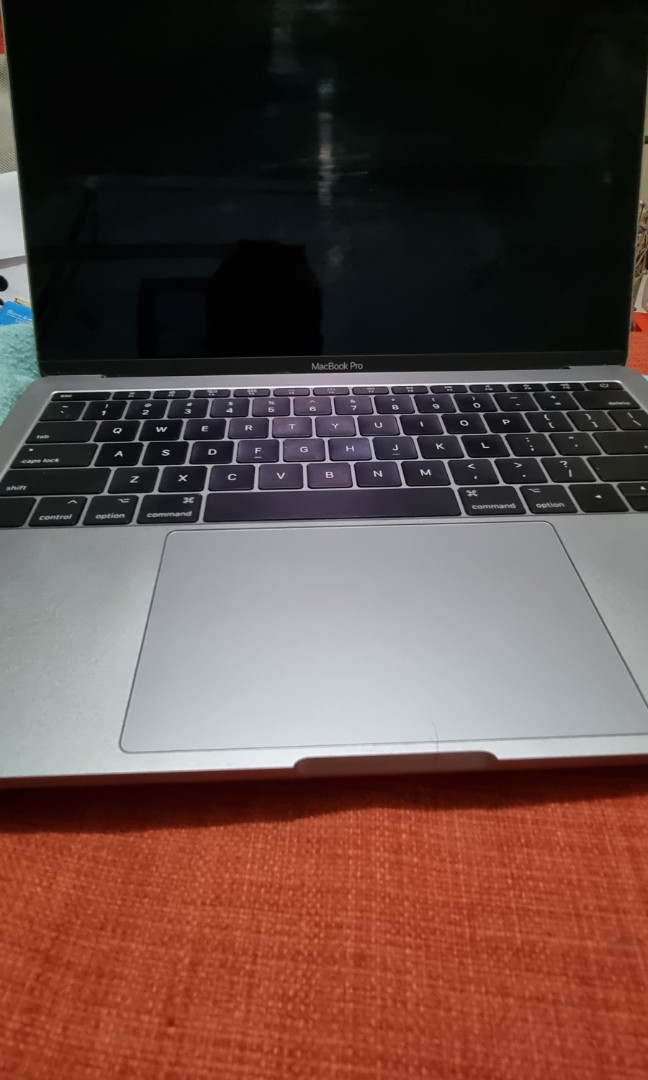 Selling macbook pro 13" ( 2017), Computers & Tech, Laptops & Notebooks