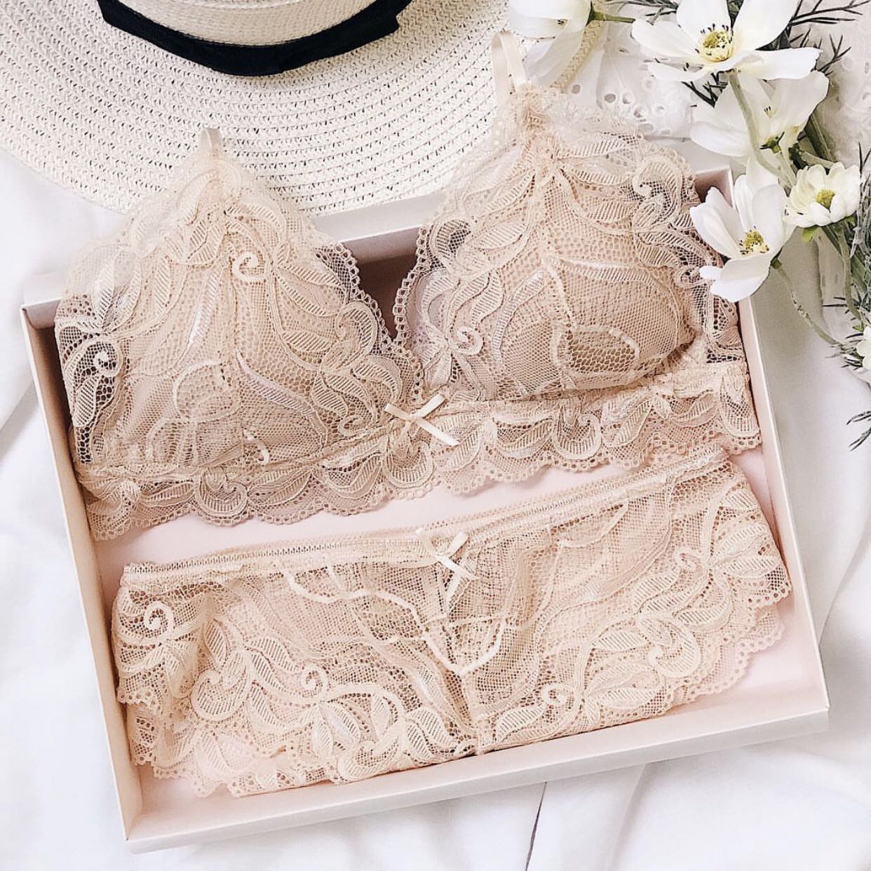 SHEIN lace bra 34-36, Women's Fashion, Undergarments & Loungewear on  Carousell