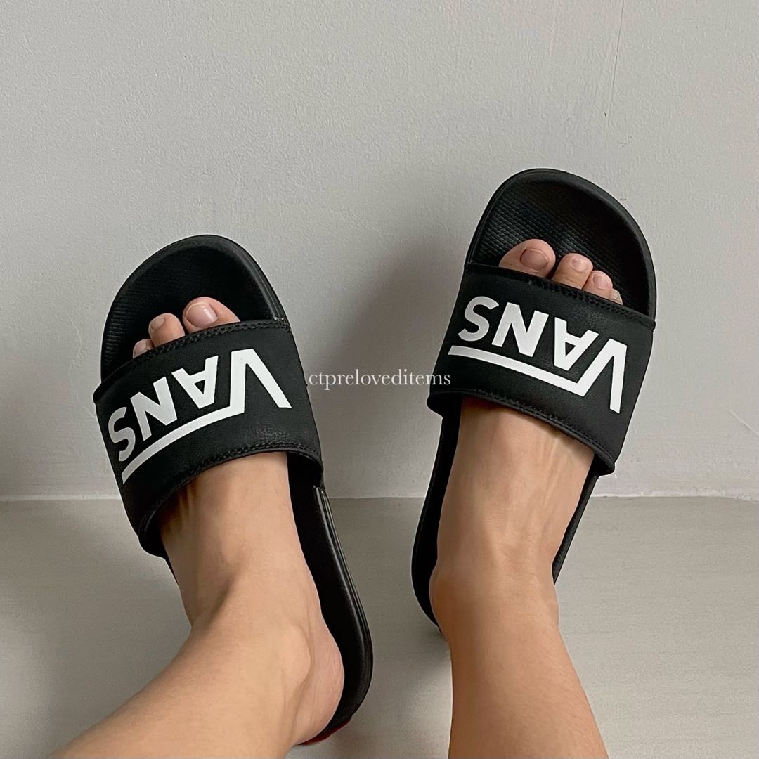 black vans slippers