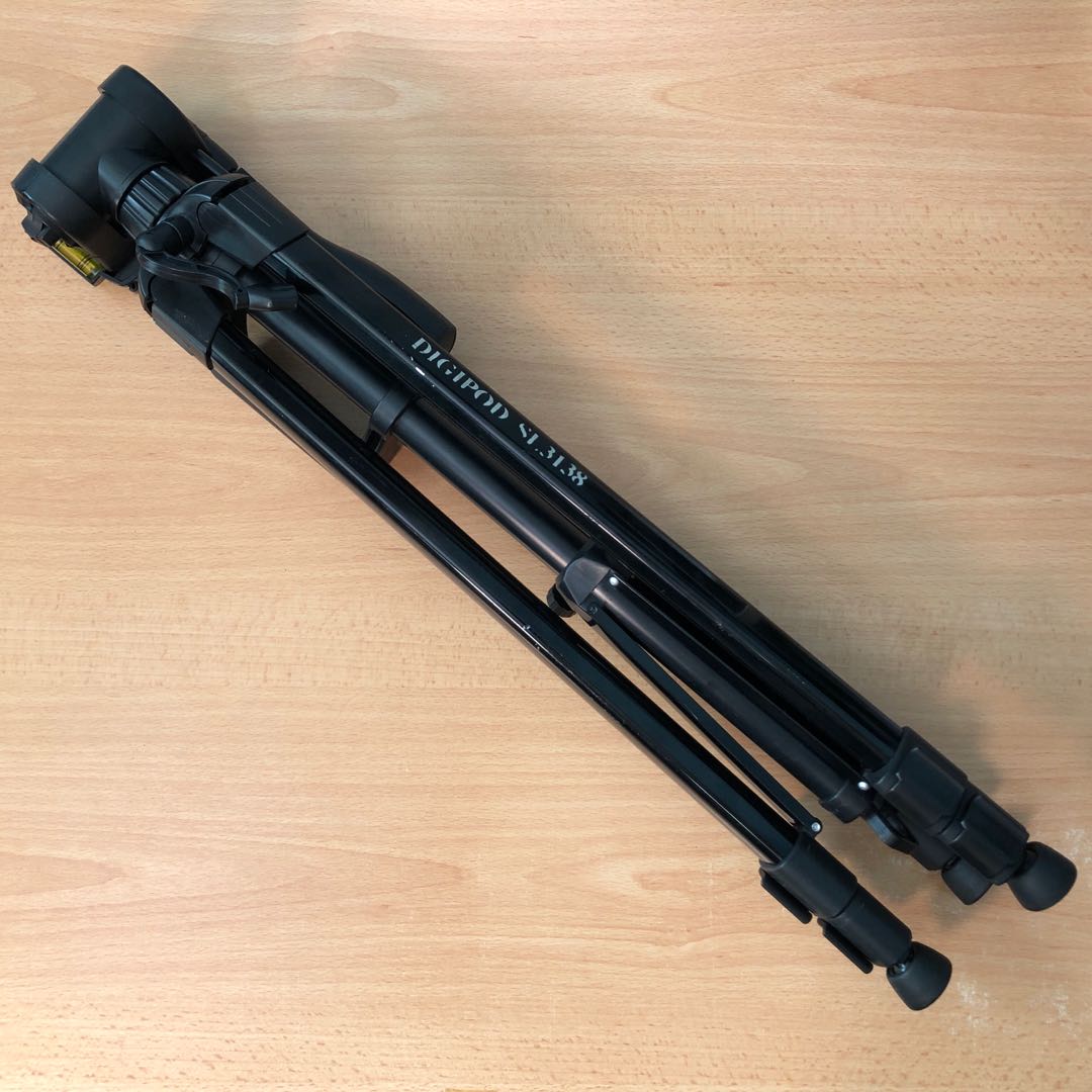 Video Pan Tilt Tripod With Spirit Level, Levelling Feet, rotation for