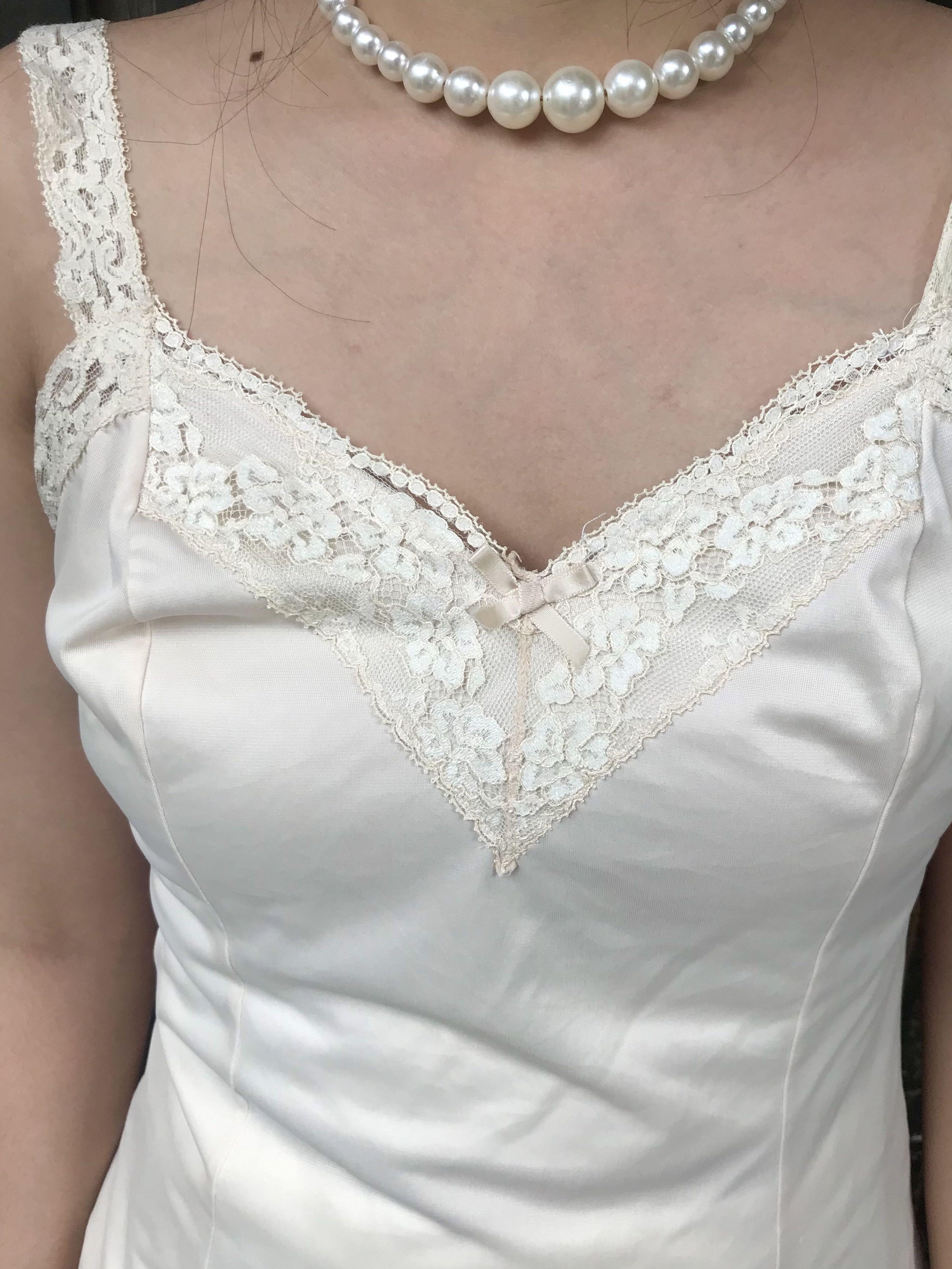 vintage_coquette_dainty_silk_c_1654872519_5febde31_progressive.jpg