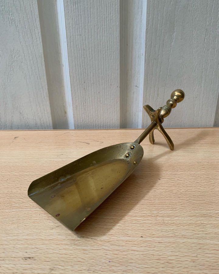Vintage Solid Brass Dust Pan Fireplace Hearth Shovel Butler Crumb