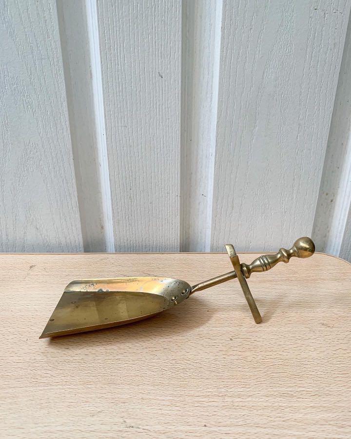 Vintage Solid Brass Dust Pan Fireplace Hearth Shovel Butler Crumb