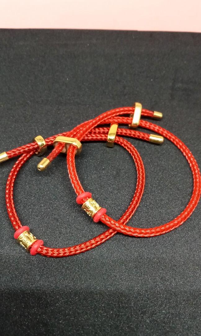 Red string mantra top