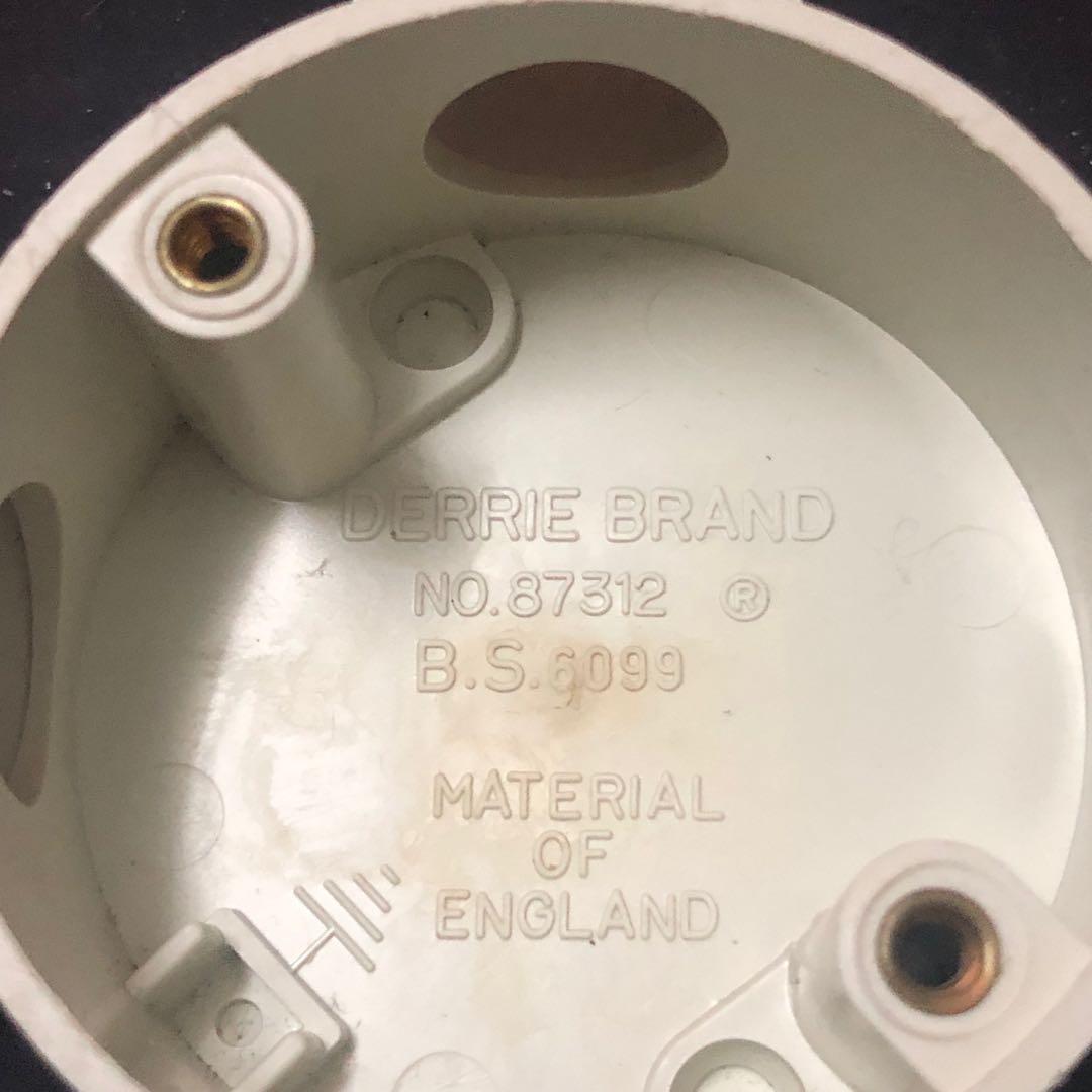 古董司令箱圓箱明箱過路箱ceiling box 電工懷舊Made in HK 天花
