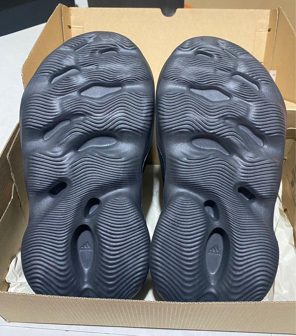 adidas YEEZY Foam Runner Onyx, Men's Fashion, Footwear, Sneakers on  Carousell