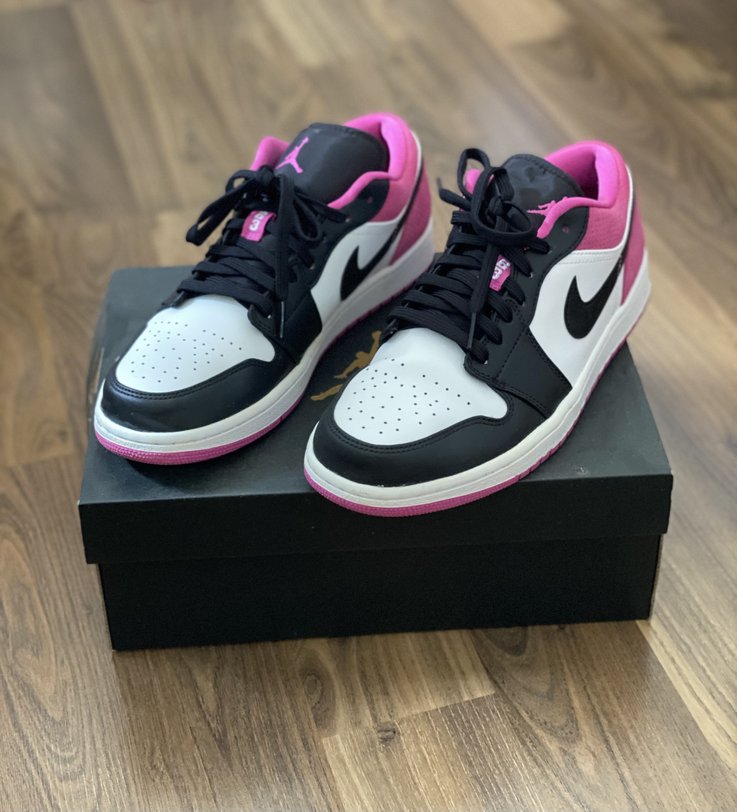 Air Jordan 1 Low SE, Men's Fashion, Footwear, Sneakers on Carousell