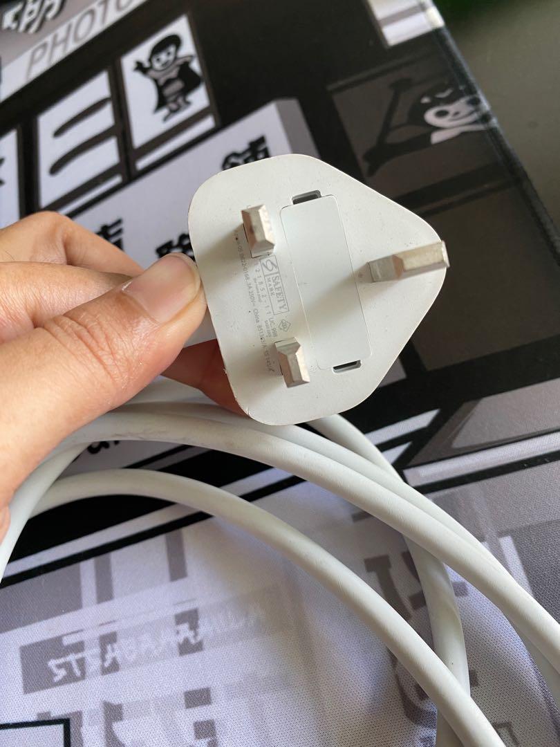 Power Cable Extension for Macbooks (Category: Cables & Adaptors) located in Mandaluyong City. Submitted by maricris.sn (Listing ID 1165890289, Image 2). Description: Apple D00482 Power Cable Extension Unused. No damage. Price is firm .