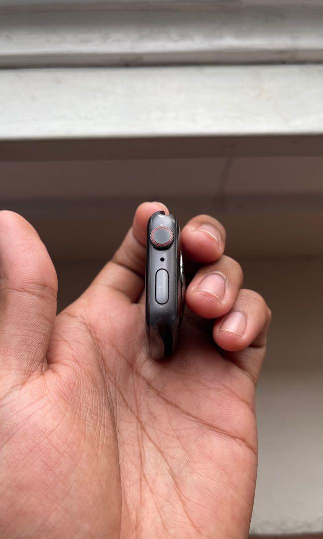 Apple watch series 4 hotsell thickness
