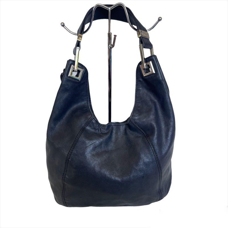 Auth Michael Kors Leather Hobo Bag (Category: Tote Bags) located in Cotabato. Submitted by littlestuff08 (Listing ID 1166017997, Image 2). Description: Description: Style: Bag Condition: Used. Normal signs of usage. please check photos for more details) Size: Please check measurents in the photos Mine @ Php 1,380 Inclusion/s: None. Note: For Preowned/Used Items, please manage your expectation. If you are meticulous w/ flaws or used clothing, I su