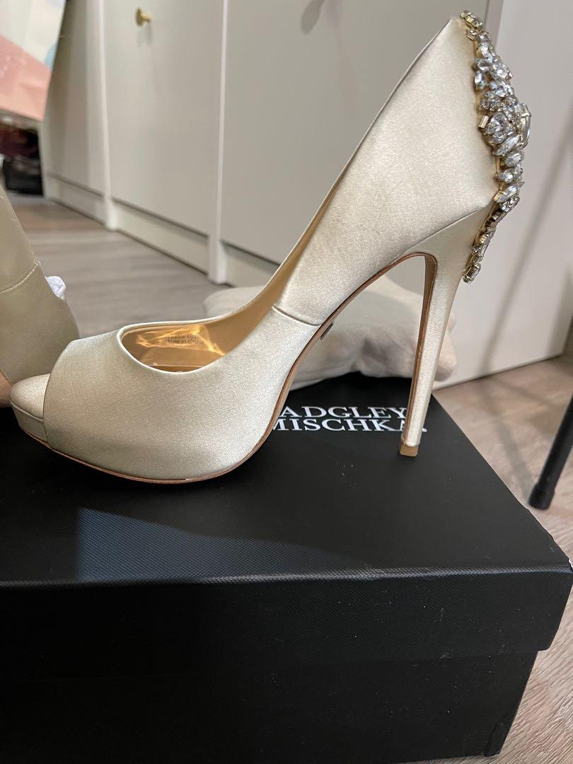 Badgley Mischka Kiara Platform Pump Ivory Women s Fashion