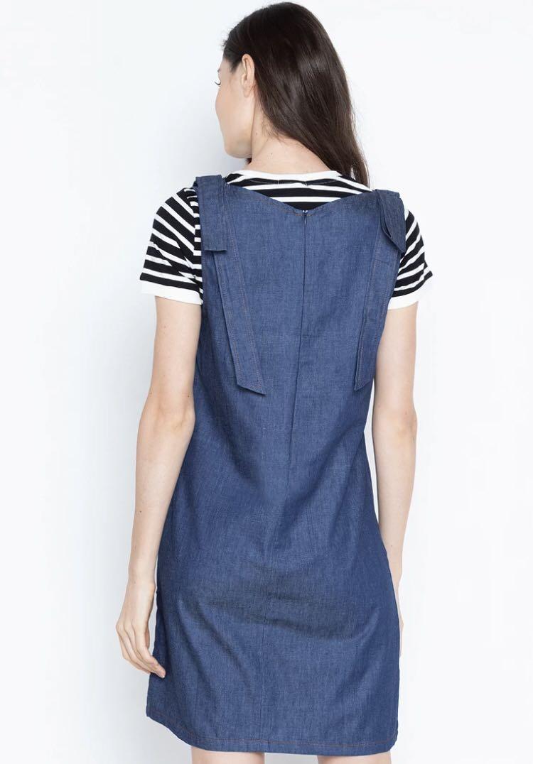 Blued Elliette Dress (Category: Dresses) located in Manila. Submitted by dclutterrr (Listing ID 1165869957, Image 2). Description: Once ko pa lang nagamit yung outer, but yung inner several times na. May minor flaw yung outer as indicated sa last picture. Pwede po tahiin. The rest is in good condition. Gusot lang so ironing lang po kailangan Original price neto sa zalora is Php 1,099 .
