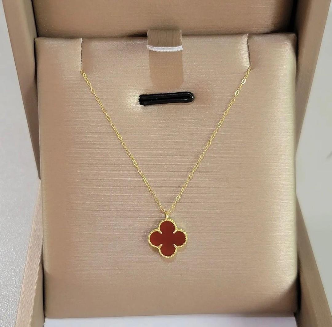 18k CLOVER NECKLACE, Women's Fashion, Jewelry & Organizers, Necklaces on  Carousell