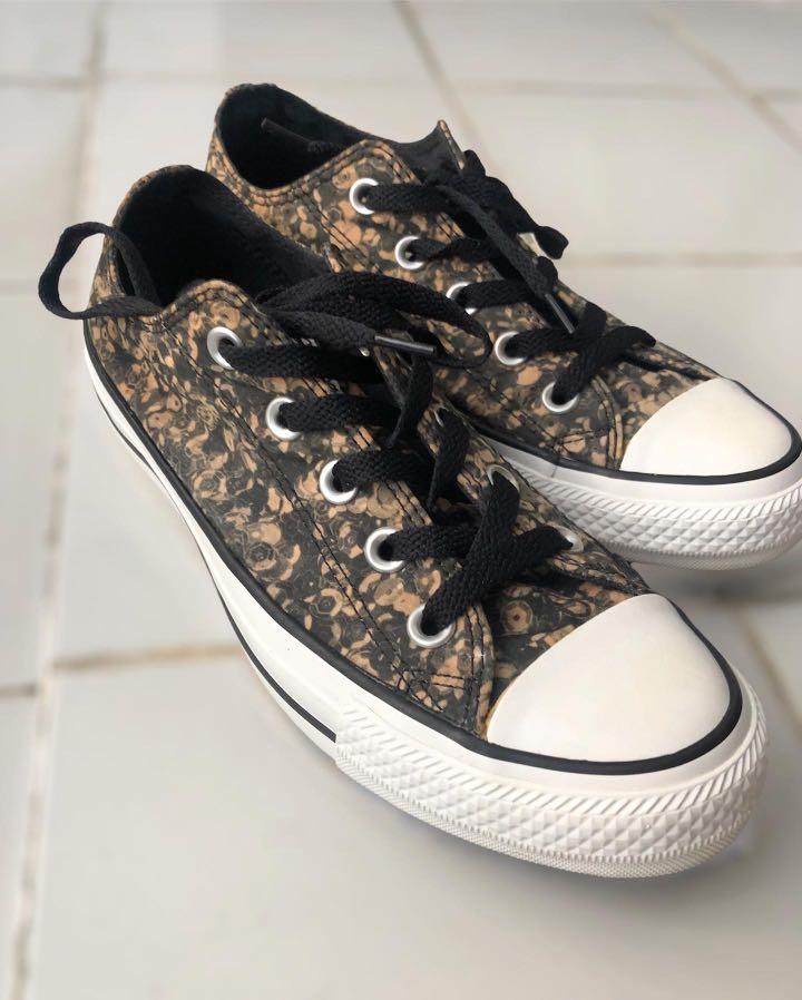 converse low gold