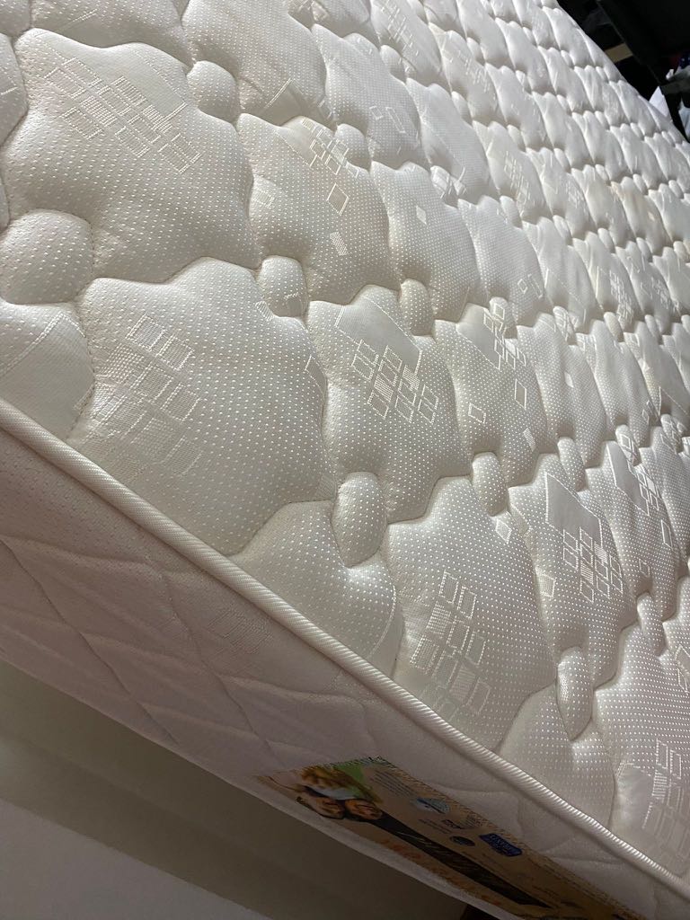 Dunlopillo Queen sized mattress, Furniture & Home Living, Furniture