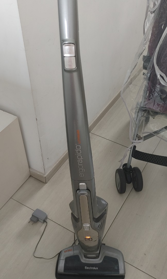 Electrolux Ergorapido vacuum cleaner, TV & Home Appliances, Vacuum