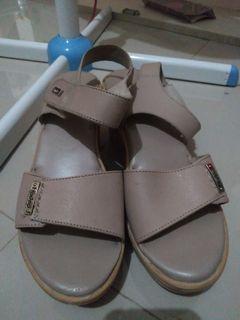 Fladeo high wedges heels size 39