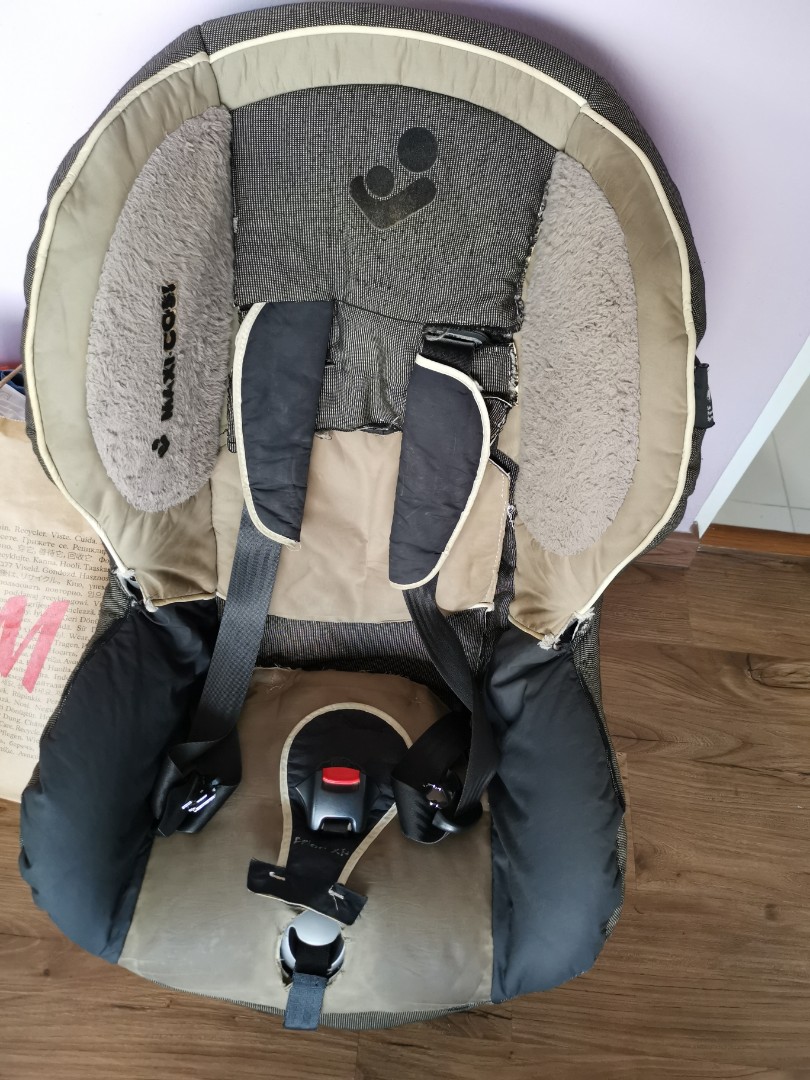 Free Baby Car Seat, Babies & Kids, Going Out, Car Seats on Carousell