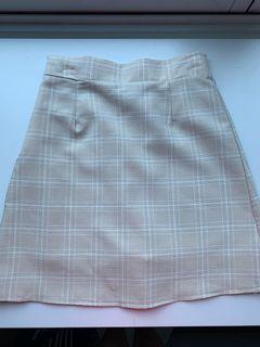 high waisted plead skirt
