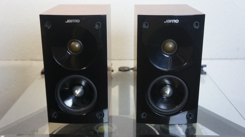 Jamo S602 2 Way Compact Bookshelf Speakers Audio Soundbars