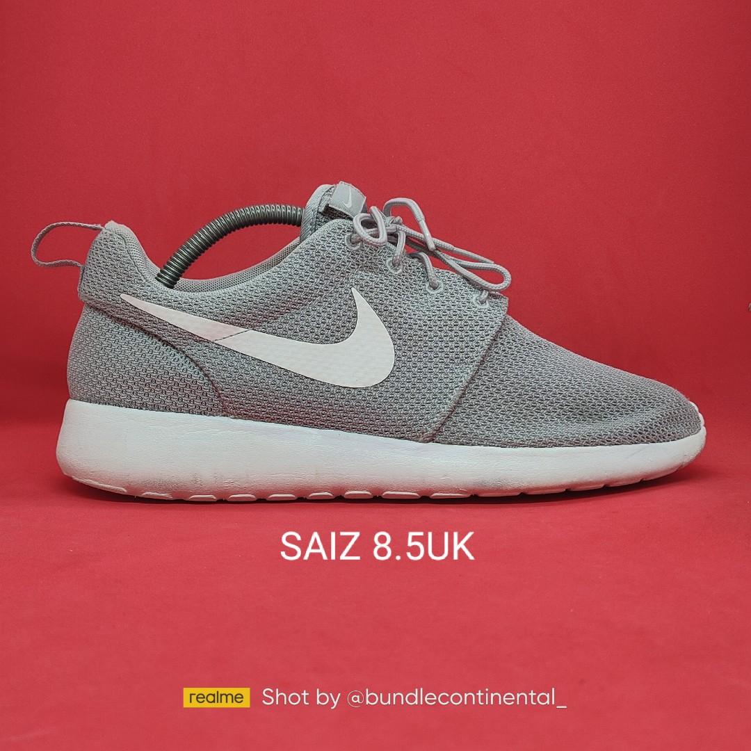 Kasut Nike Roshe One Running Saiz 8.5UK Men s Fashion Footwear