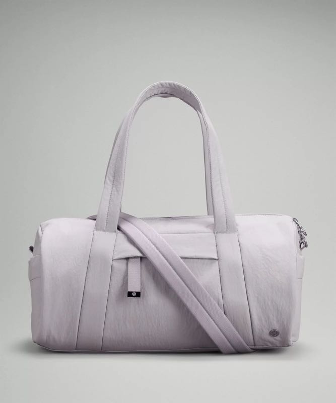 Lululemon on my level sales barrel bag