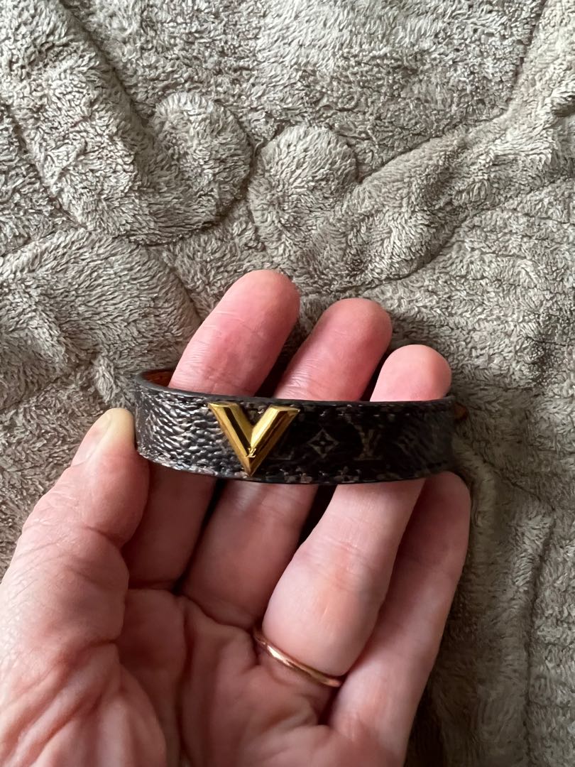 LV bracelet, Women's Fashion, Jewelry & Organisers, Bracelets on Carousell