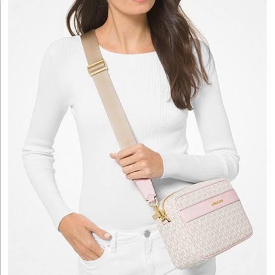 MK Kenly Large Crossbody (Category: Luxury Bags & Wallets) located in Mandaluyong City. Submitted by shop_0n_the_spot (Listing ID 1165986668, Image 3). Description: 💯% ORIGINAL, Money Back GUARANTEE if PROVEN FAKE! If in DOUBT don’t buy, to save our both time. We are not PLAYING here, we do our BUSINESS. 🌸🌸🌸🌸🌸🌸🌸🌸🌸🌸🌸🌸🌸🌸🌸 ✴️ PLEASE READ ✴️ ⛔ Strictly No Return No Exchange. ⛔ Payment is Non Refundable. ⛔ No to Bogus buyers/scammers. 