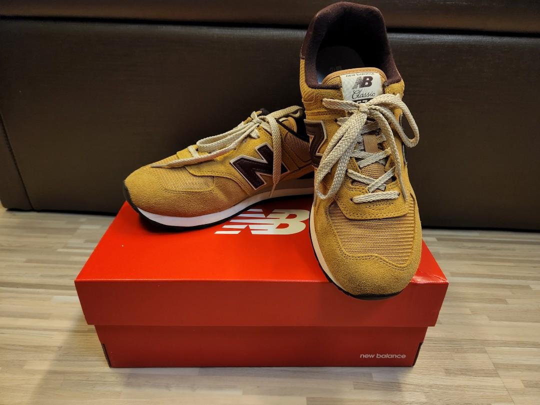 Yellow buster for sneakers top