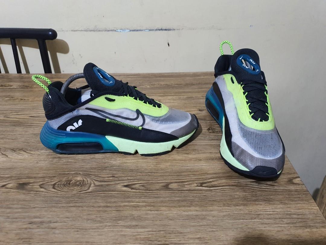 Air max 2090 deals white/black/volt/valerian blue