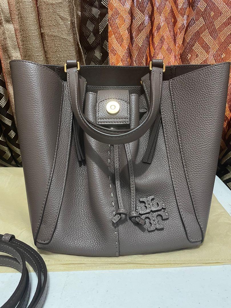 Original Tory Burch Mcgraw Dragonfly bag (Category: Luxury Bags & Wallets) located in Mandaluyong City. Submitted by lucashaven (Listing ID 1165883932, Image 1). Description: Guaranteed original Tory burch Mcgraw dragonfly bag It’s from their new collection Last Photo uploaded from website for reference only when worn No inclusion but it is new .