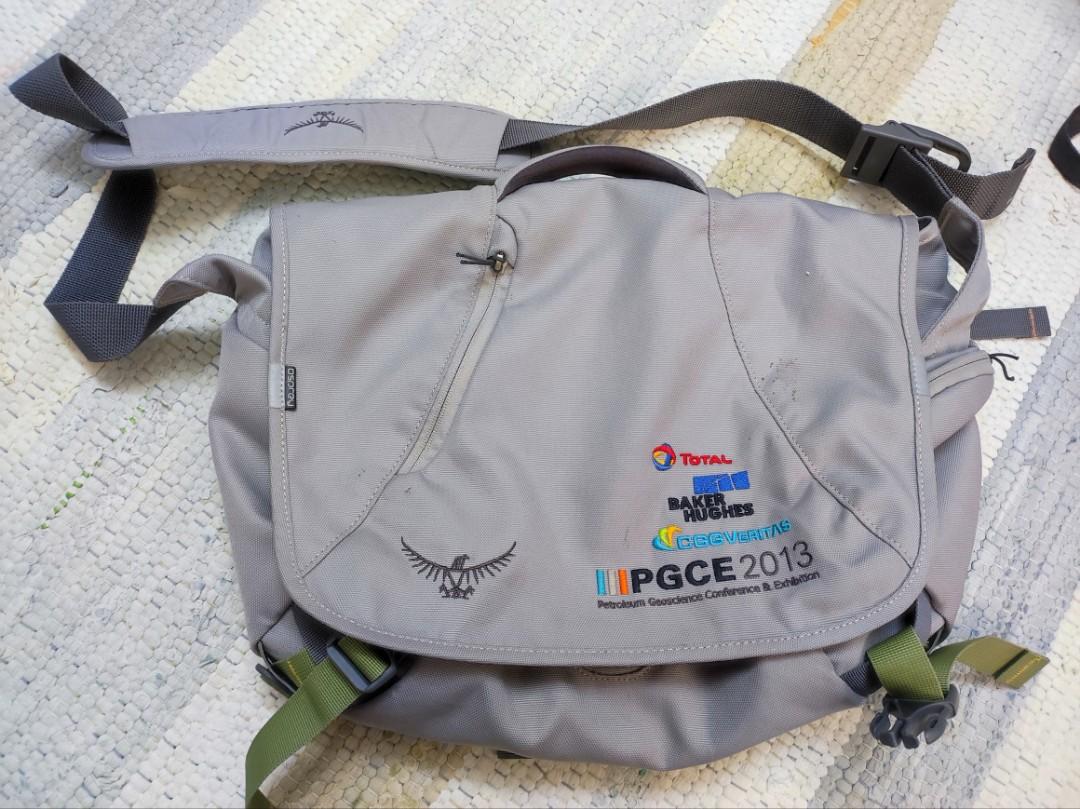 Osprey laptop sling bag