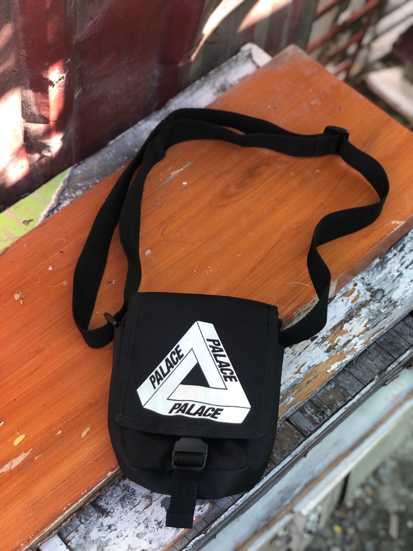 Palace on sale barrel bag
