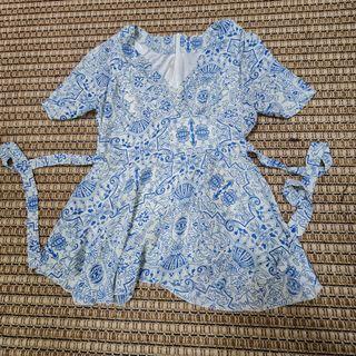 Pretty Blue & White Porcelain top