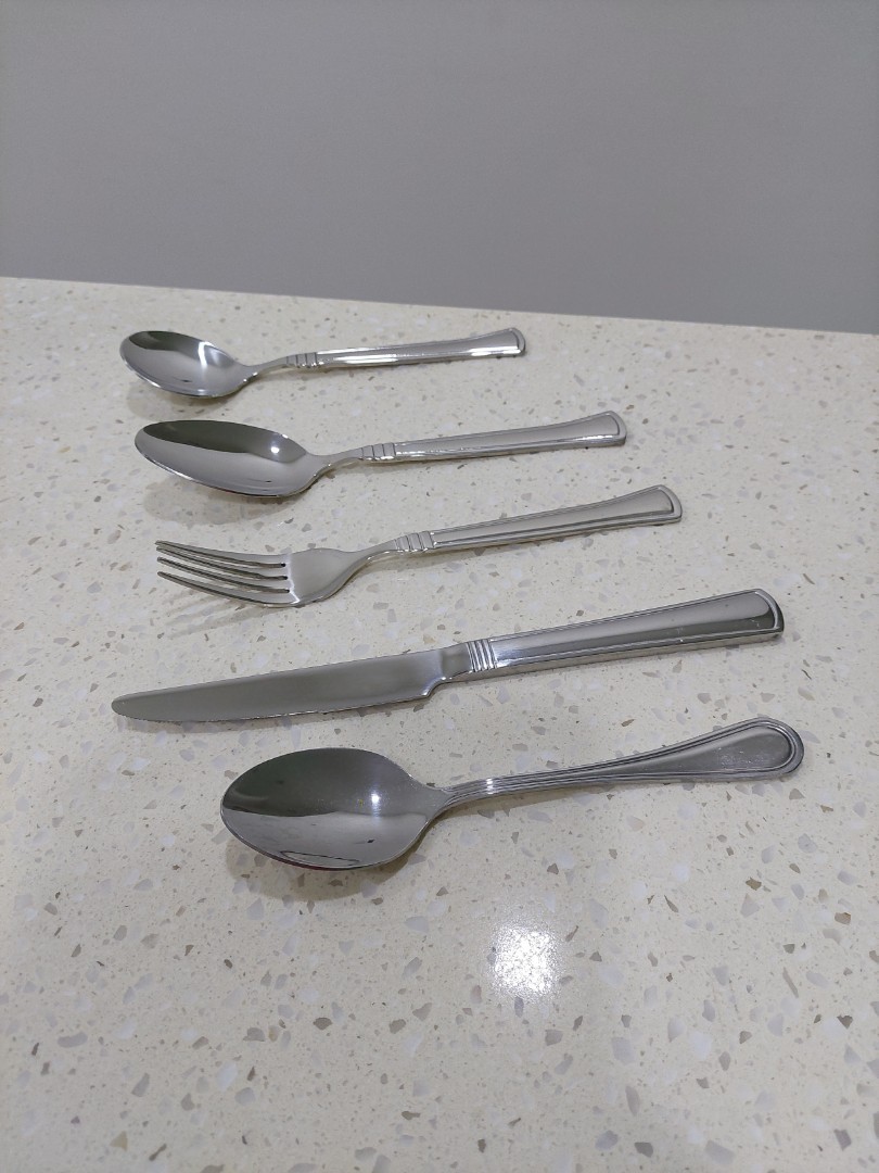 24PC White Cutlery Dinner Set Rack Metal Forks Teaspoon Tea Spoons Drainer Stand 
