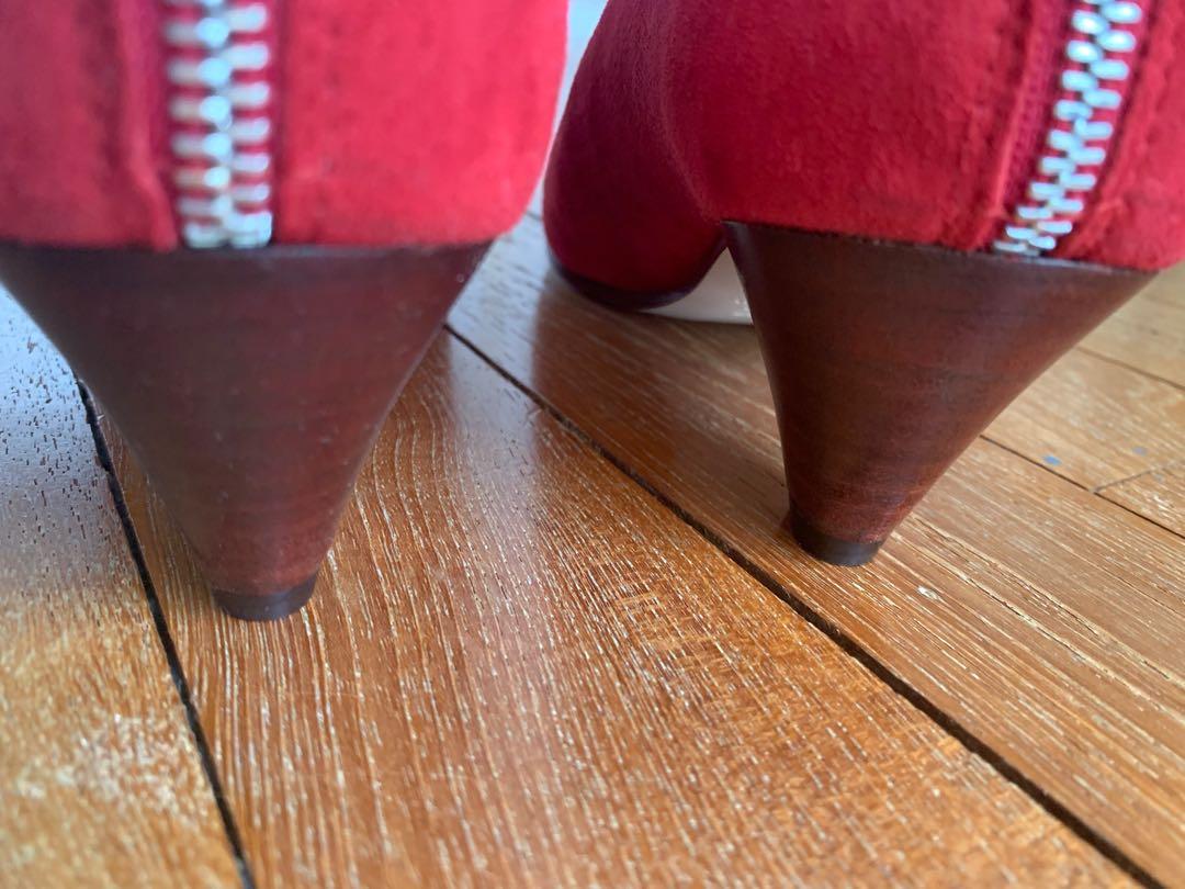 Stuart weitzman 2025 pyramid bootie