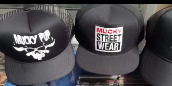 Truckerhat \u0026 snapback MUCKYPUP, Fesyen 