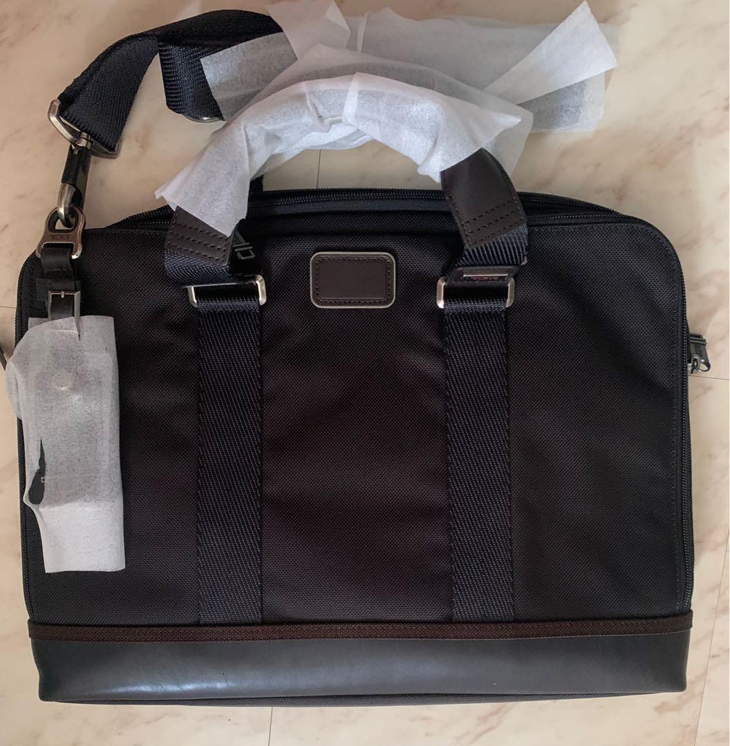 Tumi Owens Slim Briefcase, Luxury, Bags & Wallets on Carousell