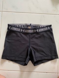 (Category: ) located in . Submitted by wardrobe8802 (Listing ID 1165855723, Image 1). Description: .
